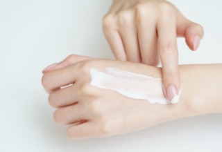 光沢感をプラスするセラム